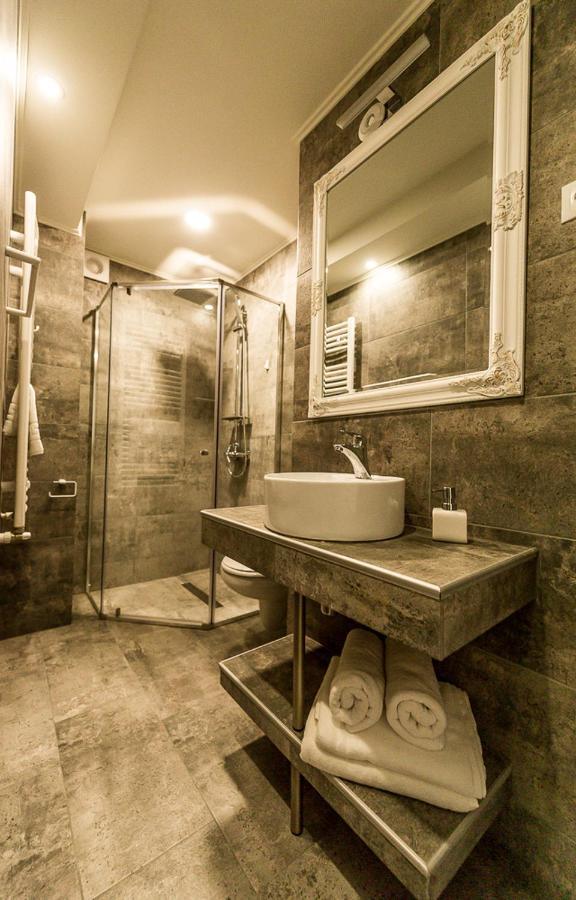 Casa Emilia Hotel Hunedoara Buitenkant foto
