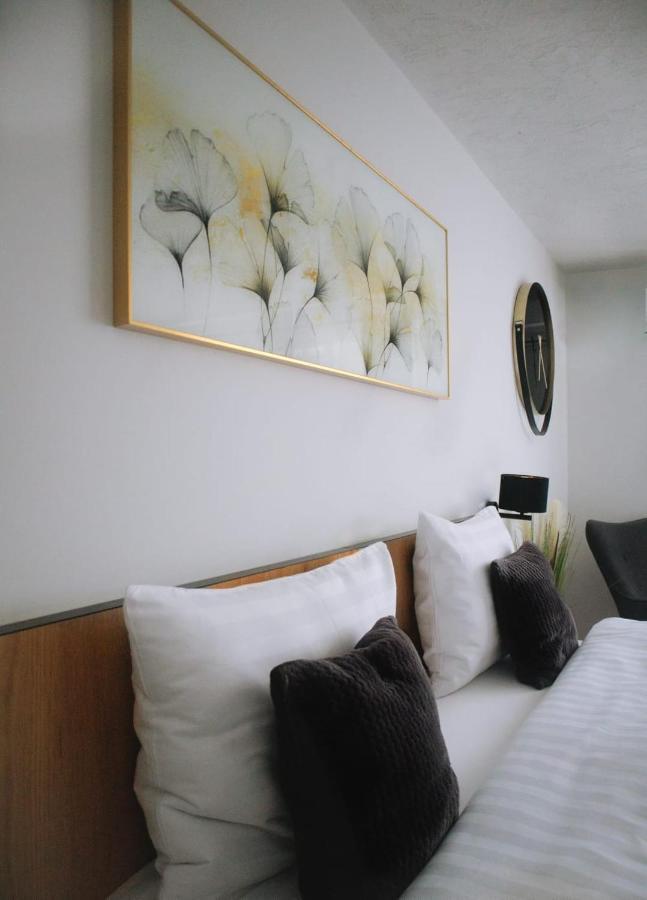 Casa Emilia Hotel Hunedoara Buitenkant foto